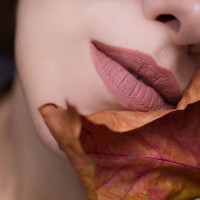 Блеск для губ Belor Design Million Kisses 222 фото №2 — интернет-магазин Desire.md