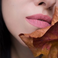 Блеск для губ Belor Design Million Kisses 223 фото №2 — интернет-магазин Desire.md