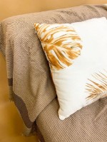 Подушка декоративная Bumbacel Golden Feathers (PER_DECOR_510_45x45) фото №2 — интернет-магазин Desire.md