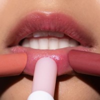 Бальзам для губ Artdeco Color Booster Lip Balm 4P1 фото №4 — интернет-магазин Desire.md