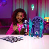 Кукла Mattel Monster High Skulltimate Secrets Twyla (HYT74) фото №7 — интернет-магазин Desire.md