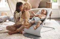 Șezlong pentru bebeluși BabyBjorn Bliss Light Gray Melange (006029A) imaginea #3 — magazin online Desire.md