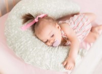 Pernă pentru alaptare Ceba Baby Huggy Jersey Basic Wildflowers (W-709-000-742) imaginea #2 — magazin online Desire.md