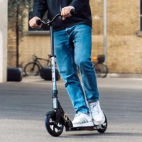 Самокат Micro Classic Neochrome Black (SA0242) фото №9 — интернет-магазин Desire.md