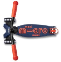 Самокат Micro Maxi Deluxe Pro LED Navy Red (MMD044) фото №2 — интернет-магазин Desire.md