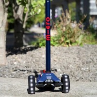 Самокат Micro Maxi Deluxe Pro LED Navy Red (MMD044) фото №6 — интернет-магазин Desire.md