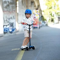 Самокат Micro Maxi Deluxe Pro LED Navy Red (MMD044) фото №7 — интернет-магазин Desire.md