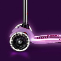 Самокат Micro Maxi Deluxe Glow LED Plus Luminous Purple (MMD378) фото №6 — интернет-магазин Desire.md