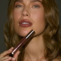 Luciu de buze Gosh Peptide 006 Brownie imaginea #3 — magazin online Desire.md