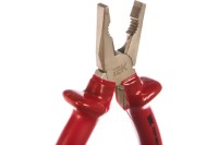Плоскогубцы IEK TPL-3-180 фото №2 — интернет-магазин Desire.md