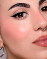 Румяна для лица Astra Identistick 01 Peach Persona фото №3 — интернет-магазин Desire.md