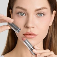 Помада для губ Limoni Moisturizing 210 фото №3 — интернет-магазин Desire.md