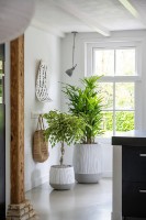 Цветочный горшок Potterypots Pax S White Stripe фото №3 — интернет-магазин Desire.md