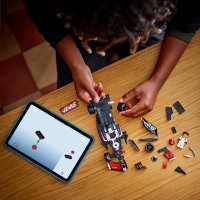 Set de construcție Lego Speed Champions: MoneyGram Haas F1 Team VF-24 Race Car (77250) imaginea #6 — magazin online Desire.md