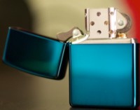 Зажигалка Zippo 20446 Classic High Polish Blue фото №2 — интернет-магазин Desire.md