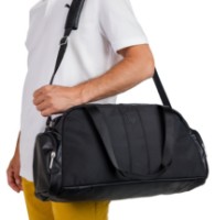 Сумка Puma Ferrari Pro Overnight Bag Puma Black фото №5 — интернет-магазин Desire.md