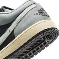Ghete pentru bărbați Nike Air Jordan 1 Low Se Light Smoke Grey/Sail/Muslin/Black, s.44 imaginea #8 — magazin online Desire.md