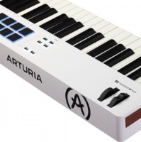MIDI-клавиатура Arturia KeyLab Essential 88 3 White фото №3 — интернет-магазин Desire.md
