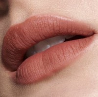 Ruj de buze MAC Powder Kiss Liquid Lipcolor Habit imaginea #3 — magazin online Desire.md