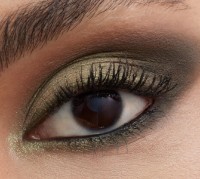 Fard de pleoape Yves Saint Laurent Couture Mini Clutch 830 Unexplored Garden imaginea #2 — magazin online Desire.md