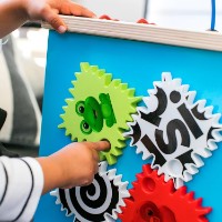 Бизиборд Baby Einstein Innovation Station (11656) фото №8 — интернет-магазин Desire.md