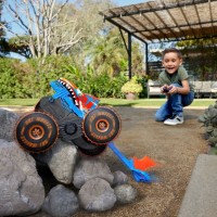 Радиоуправляемая игрушка Hot Wheels 1:15 Monster Trucks (194735304097) фото №6 — интернет-магазин Desire.md