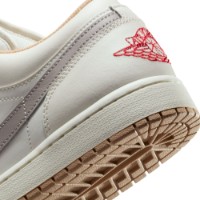 Ghete pentru bărbați Nike Air Jordan 1 Low Sail/College Grey/Hemp/Fire Red, s.42.5 imaginea #8 — magazin online Desire.md