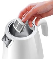 Электрочайник Delonghi KBY 2011 W фото №2 — интернет-магазин Desire.md