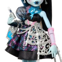 Păpușa Mattel Monster High: Scary Sweet Birthday (194735259861) imaginea #2 — magazin online Desire.md