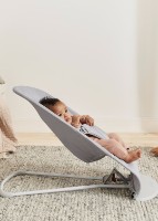 Șezlong pentru bebeluși BabyBjorn Bliss Light Grey Cotton (006224A) imaginea #4 — magazin online Desire.md