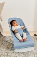 Șezlong pentru bebeluși BabyBjorn Bliss Woven Petal Quilt Blue (006223A) imaginea #5 — magazin online Desire.md