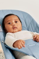 Șezlong pentru bebeluși BabyBjorn Bliss Woven Petal Quilt Blue (006223A) imaginea #7 — magazin online Desire.md