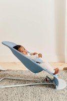 Șezlong pentru bebeluși BabyBjorn Bliss Woven Petal Quilt Blue (006223A) imaginea #8 — magazin online Desire.md