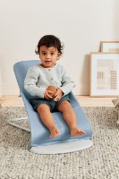 Șezlong pentru bebeluși BabyBjorn Bliss Woven Petal Quilt Blue (006223A) imaginea #9 — magazin online Desire.md