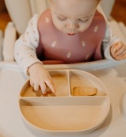 Тарелка силиконовая Petite&Mars Take&Match Desert Sand (717818) фото №2 — интернет-магазин Desire.md