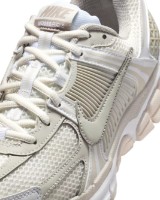 Adidași pentru dame Nike W Zoom Vomero 5 White/Phantom/College Grey/Light Bone, s.36.5 imaginea #3 — magazin online Desire.md