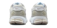 Adidași pentru dame Nike W Zoom Vomero 5 White/Phantom/College Grey/Light Bone, s.39 imaginea #2 — magazin online Desire.md