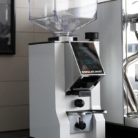 Кофемолка Eureka Mignon Specialita Smart 16CR White фото №4 — интернет-магазин Desire.md