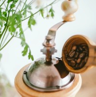 Ручная кофемолка Hario CMR-502C фото №2 — интернет-магазин Desire.md