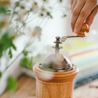 Ручная кофемолка Hario CMR-502C фото №3 — интернет-магазин Desire.md