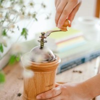 Ручная кофемолка Hario CMR-502C фото №4 — интернет-магазин Desire.md