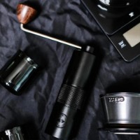 Ручная кофемолка Hario MKBT-1B фото №2 — интернет-магазин Desire.md