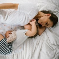 Pernă pentru bebeluși BabyOno Cherry Beige (0796/05) imaginea #3 — magazin online Desire.md