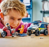 Set de construcție Lego City: Police Prisoner Transport Van (60479) imaginea #6 — magazin online Desire.md