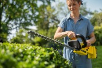 Mașina de tuns gard viu cu acumulator Karcher HGE 2-18 (1.445-600.0) imaginea #5 — magazin online Desire.md