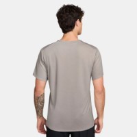 Tricou bărbătesc Nike Miler Dri-Fit Uv Short-Sleeve Running Top Moon Particle/Reflective Silver, s.L imaginea #2 — magazin online Desire.md