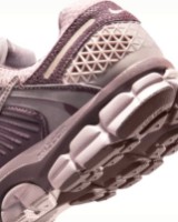 Adidași pentru dame Nike Zoom Vomero 5 Tattoo/Particle Rose/Light Violet Ore/Particle Rose, s.36 imaginea #4 — magazin online Desire.md