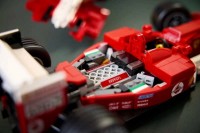 Set de construcție Lego Icons: Ferrari F2004&Michael Schumacher (11375) imaginea #8 — magazin online Desire.md