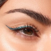 Подводка для глаз Artdeco Long-Wear Metallic Liquid Liner 25 Metallic Sky Blue фото №2 — интернет-магазин Desire.md