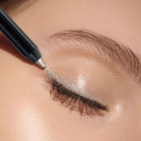 Карандаш для глаз Artdeco Metallic Eye Liner Long-Lasting 48 фото №3 — интернет-магазин Desire.md